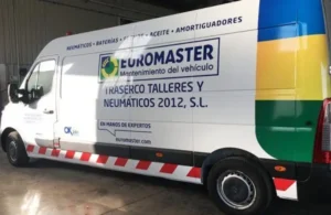 Imanes publicitarios para vehiculos de empresa walltoprint